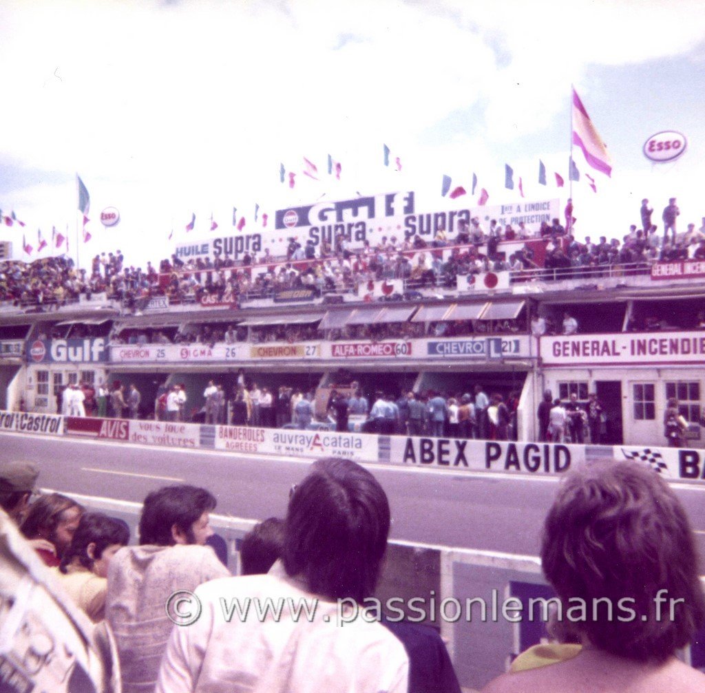 Stands 24h du mans 73