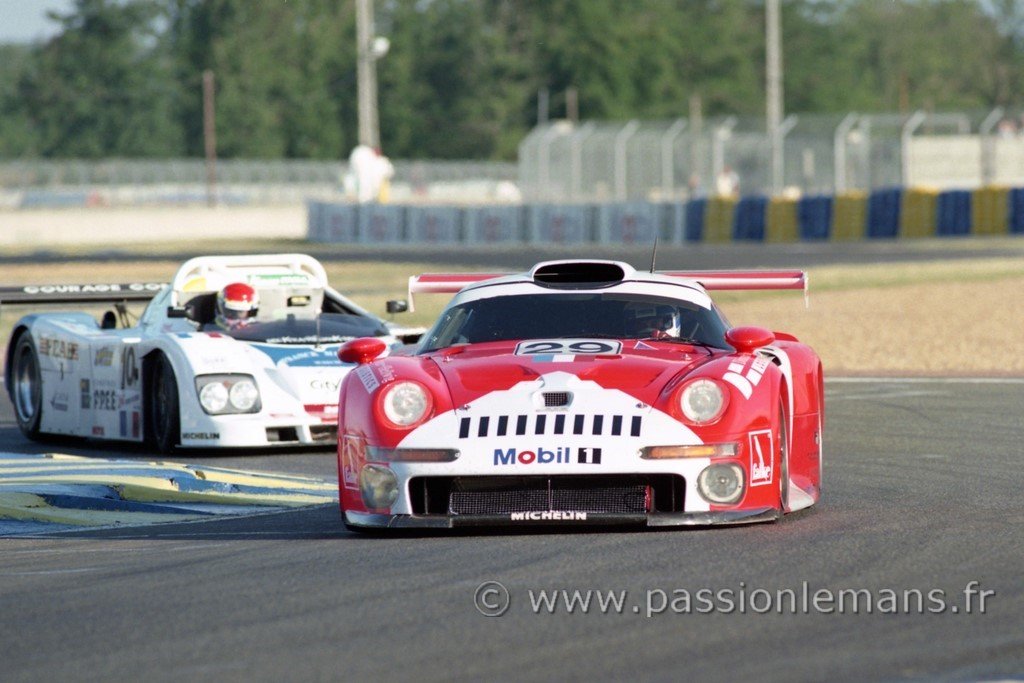 Porsche 911 GT1 N°29