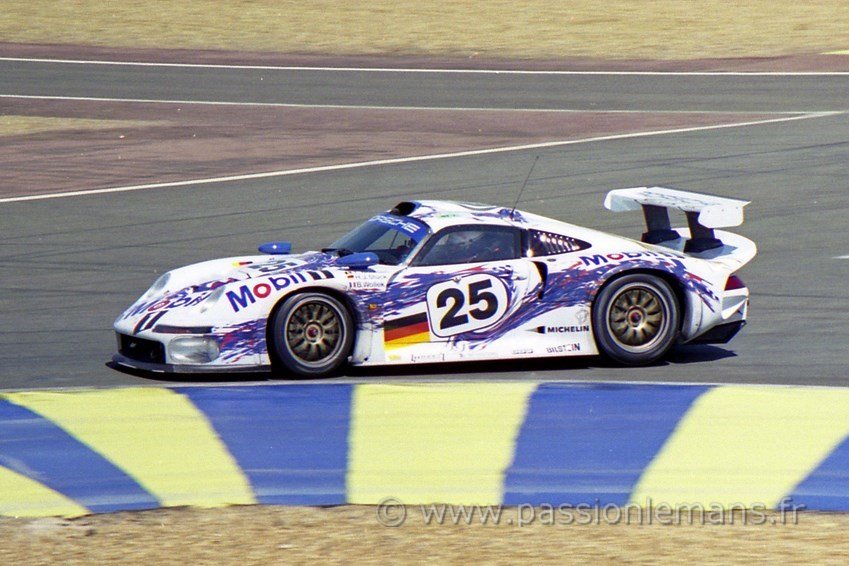 Порше 911 gt1