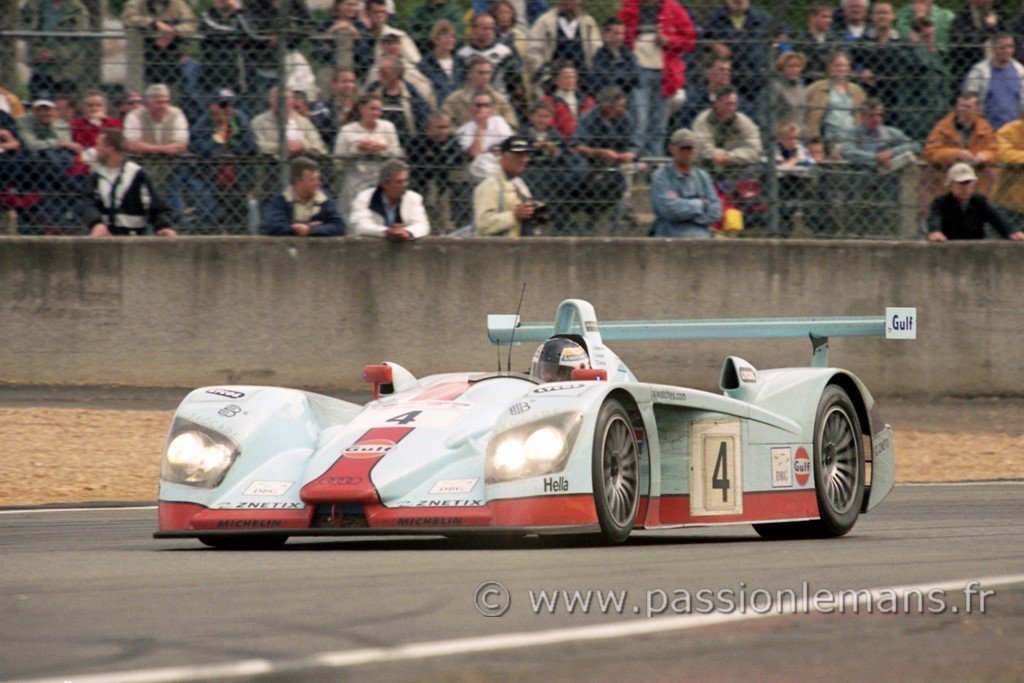 Audi R8 2001 N°4