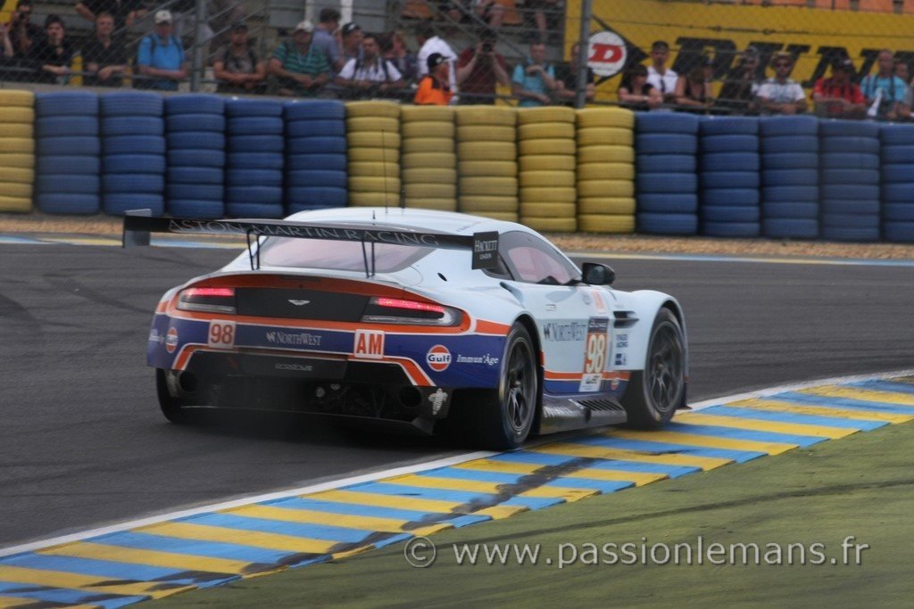 Aston Martin le mans 2015