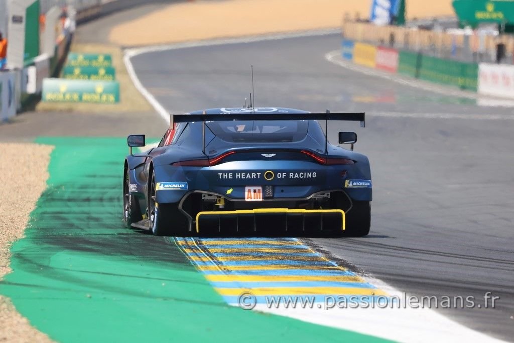 Aston Martin Vantage N°98